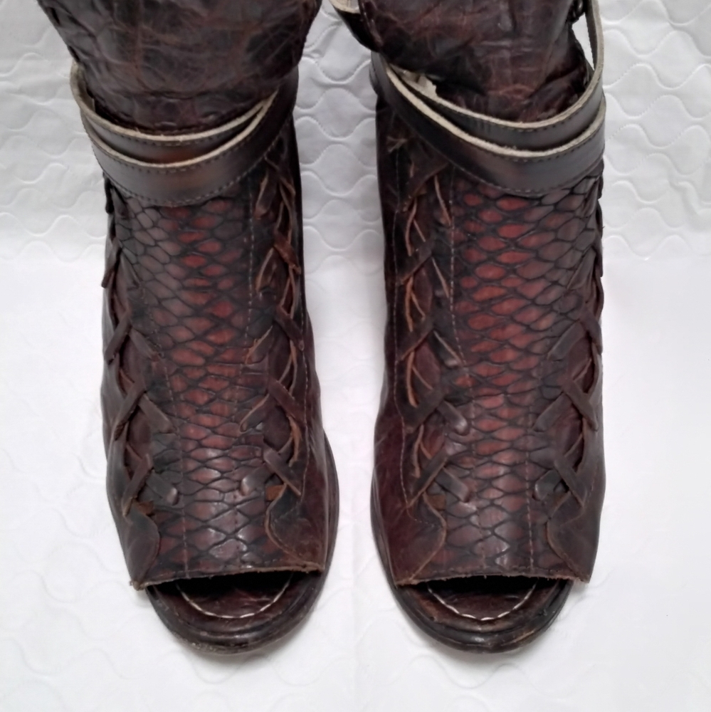 Freebird Eagle brown booties sandals Sz 9